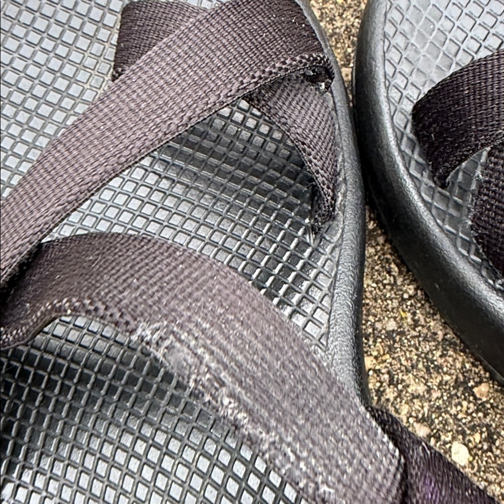 All-Black Sporty Strapped Platform SandalsChaco men’s 9 - Picture 6 of 7